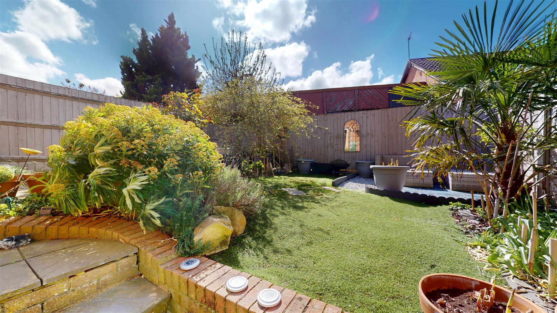 2 bed property in Bingham Close, Milton Keynes